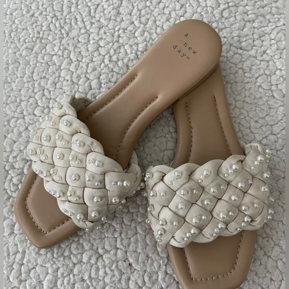 Carrisa Slide Pearl Sandals